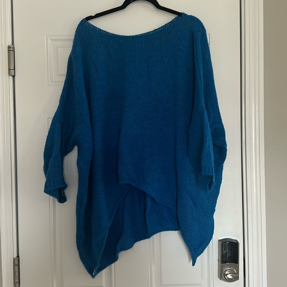 Oversized blue sweater from Greece knit